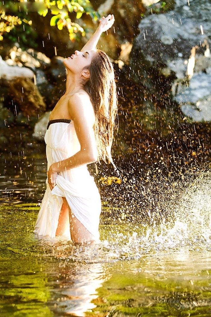 Marie Avgeropoulos in Ciudad Juarez