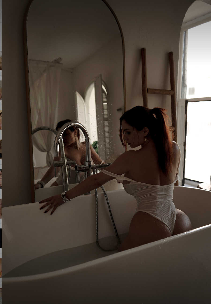 A playful frame from Miranda Faith nude — online in Ciudad Juarez