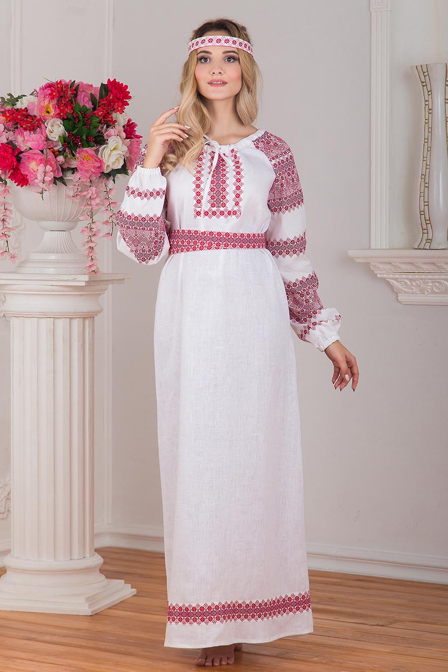 Women in Slavic costumes in Ciudad Juarez