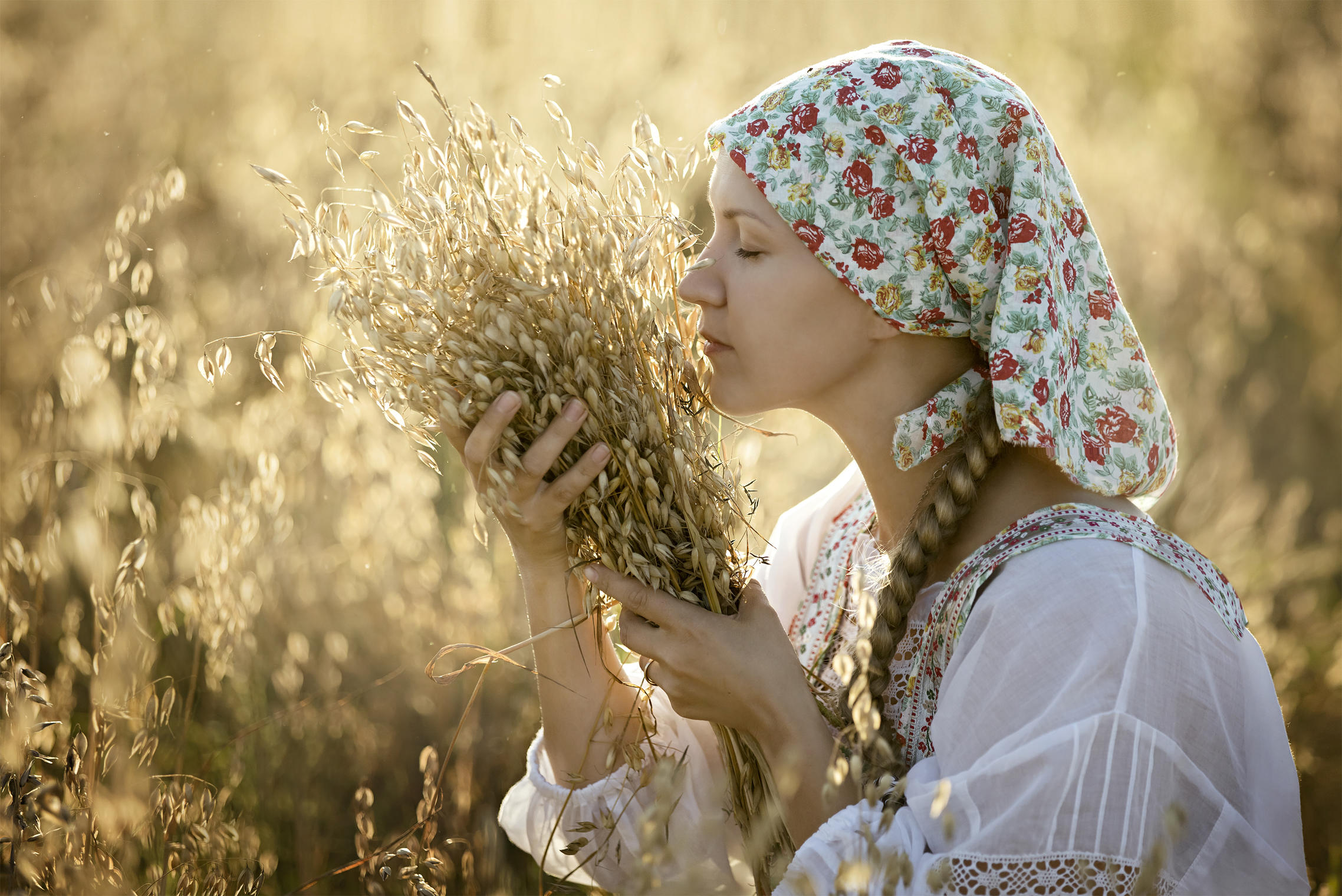 Photo Women in Slavic costumes in Ciudad Juarez