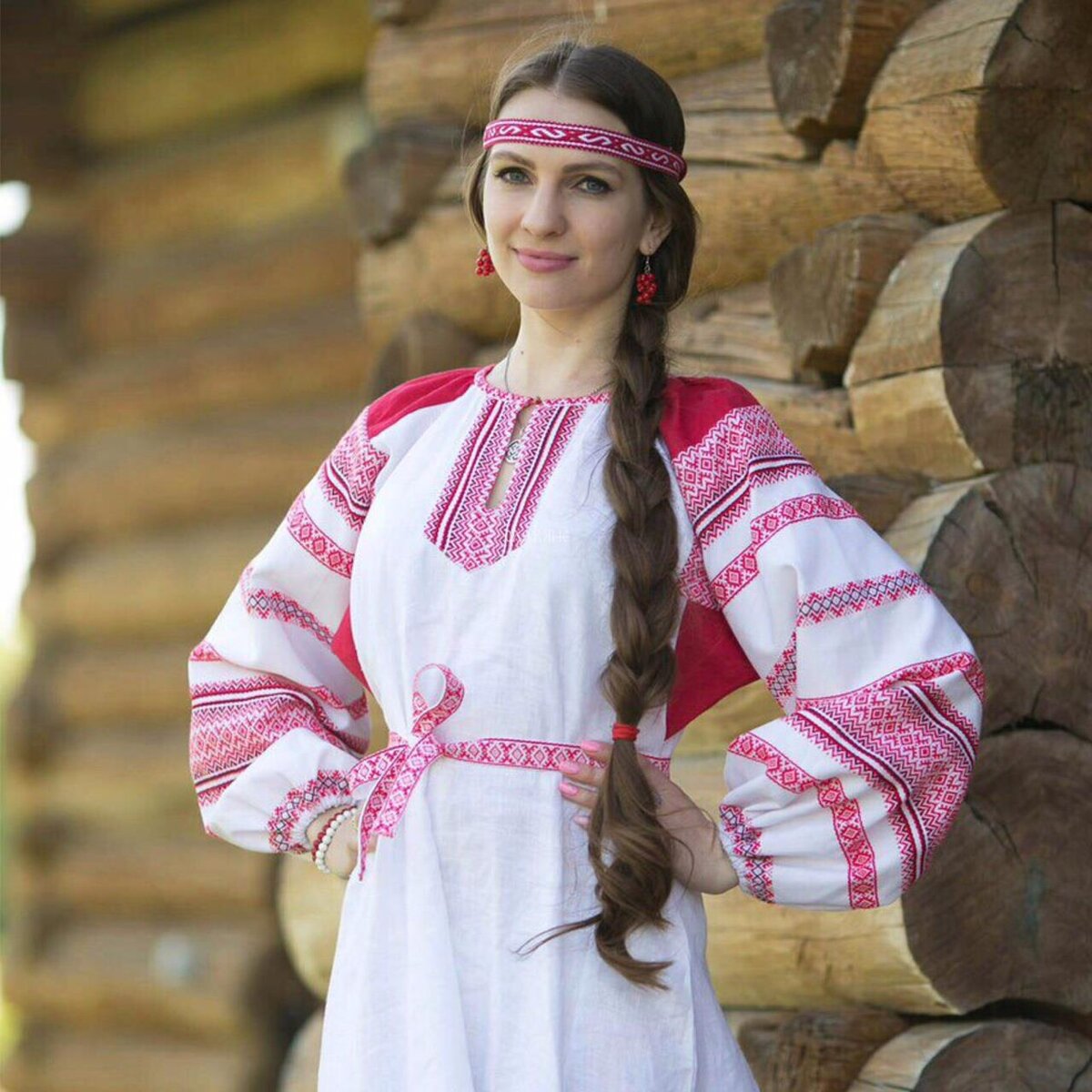 Girls in Slavic costumes in Ciudad Juarez
