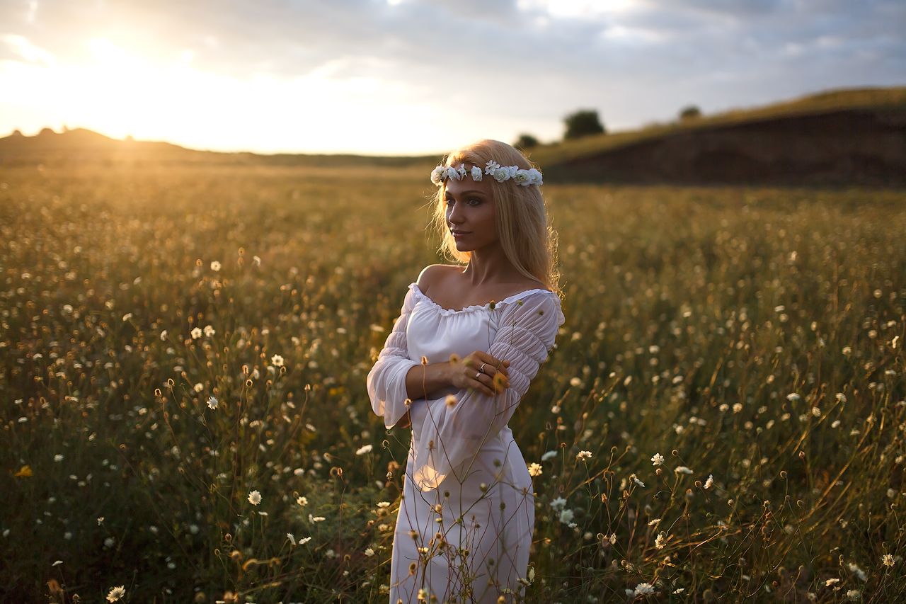 Girls in Slavic costumes in Ciudad Juarez